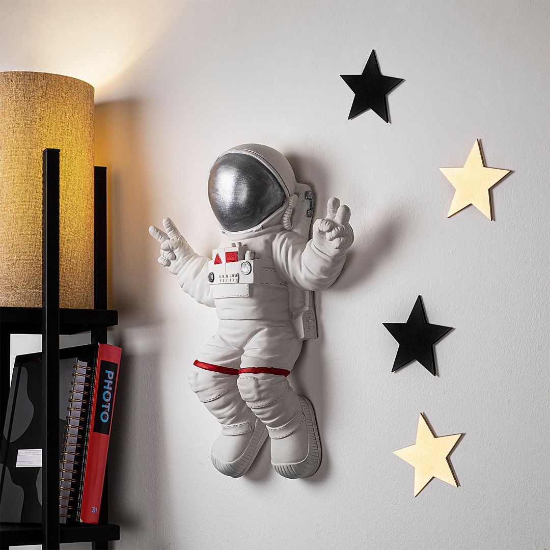 Astronot Duvar Heykeli