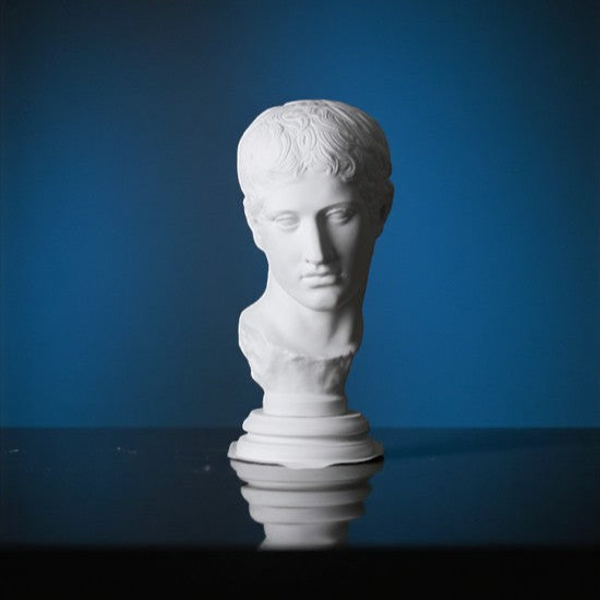 Prima Portalı Augustus Heykeli