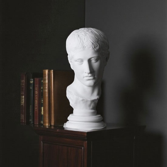 Prima Portalı Augustus Heykeli